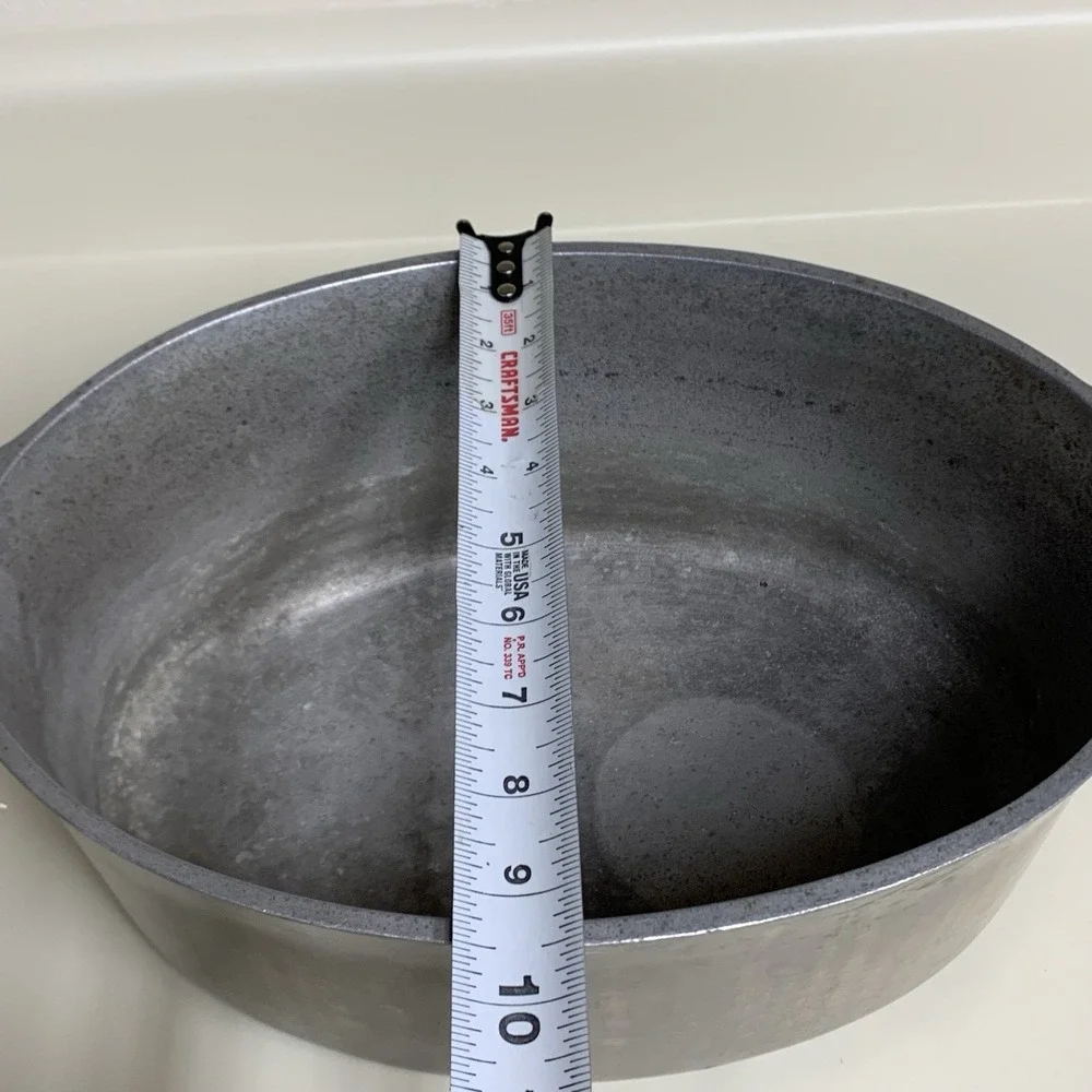 VINTAGE Oval CLUB ALUMINUM WARE Roaster Dutch Oven Pan w/ Lid, 13
